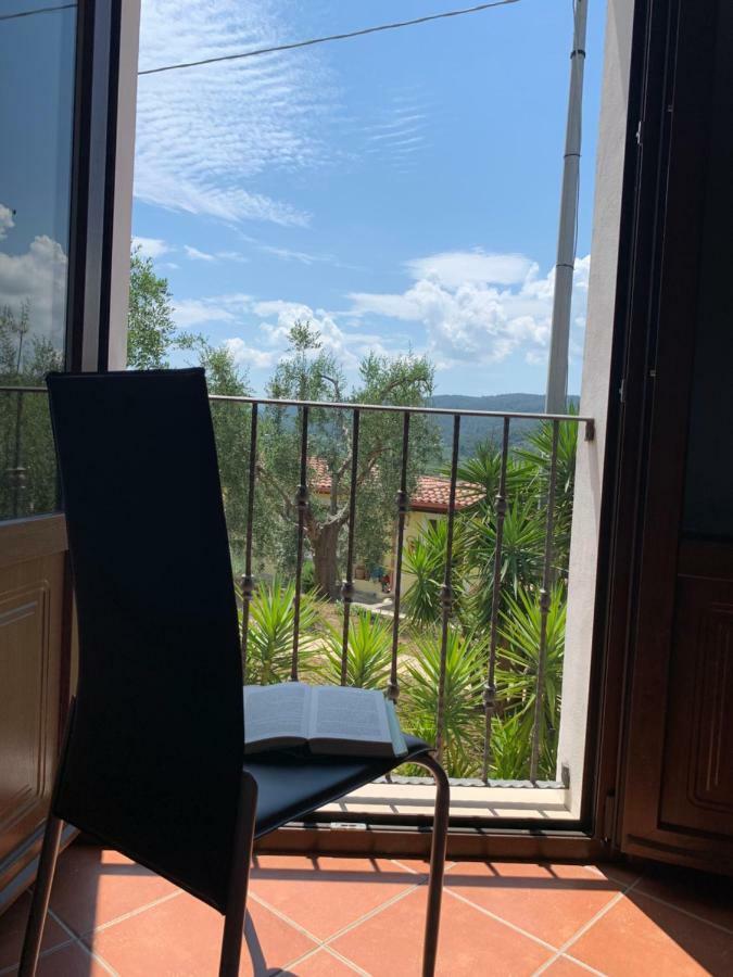 Parco Dei Limoni Guest House Пешичи Екстериор снимка