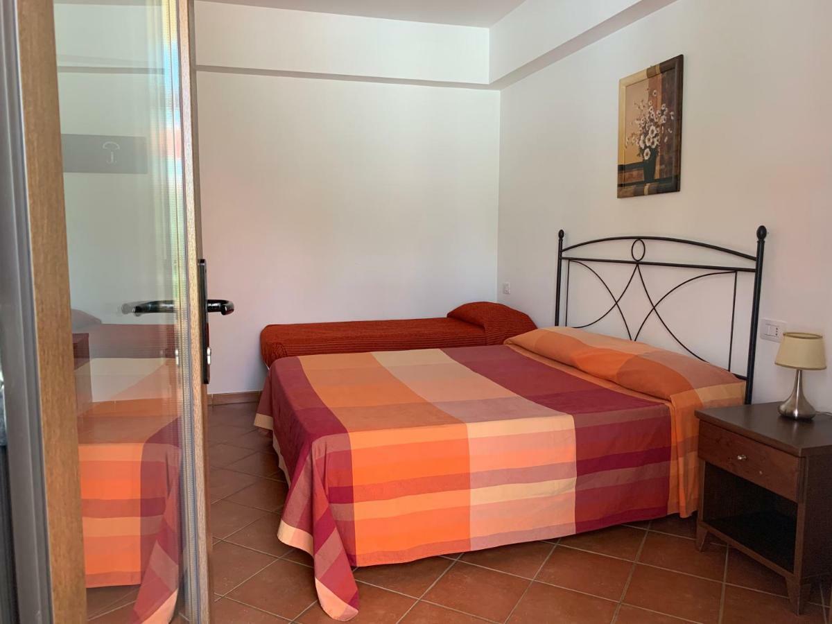 Parco Dei Limoni Guest House Пешичи Екстериор снимка