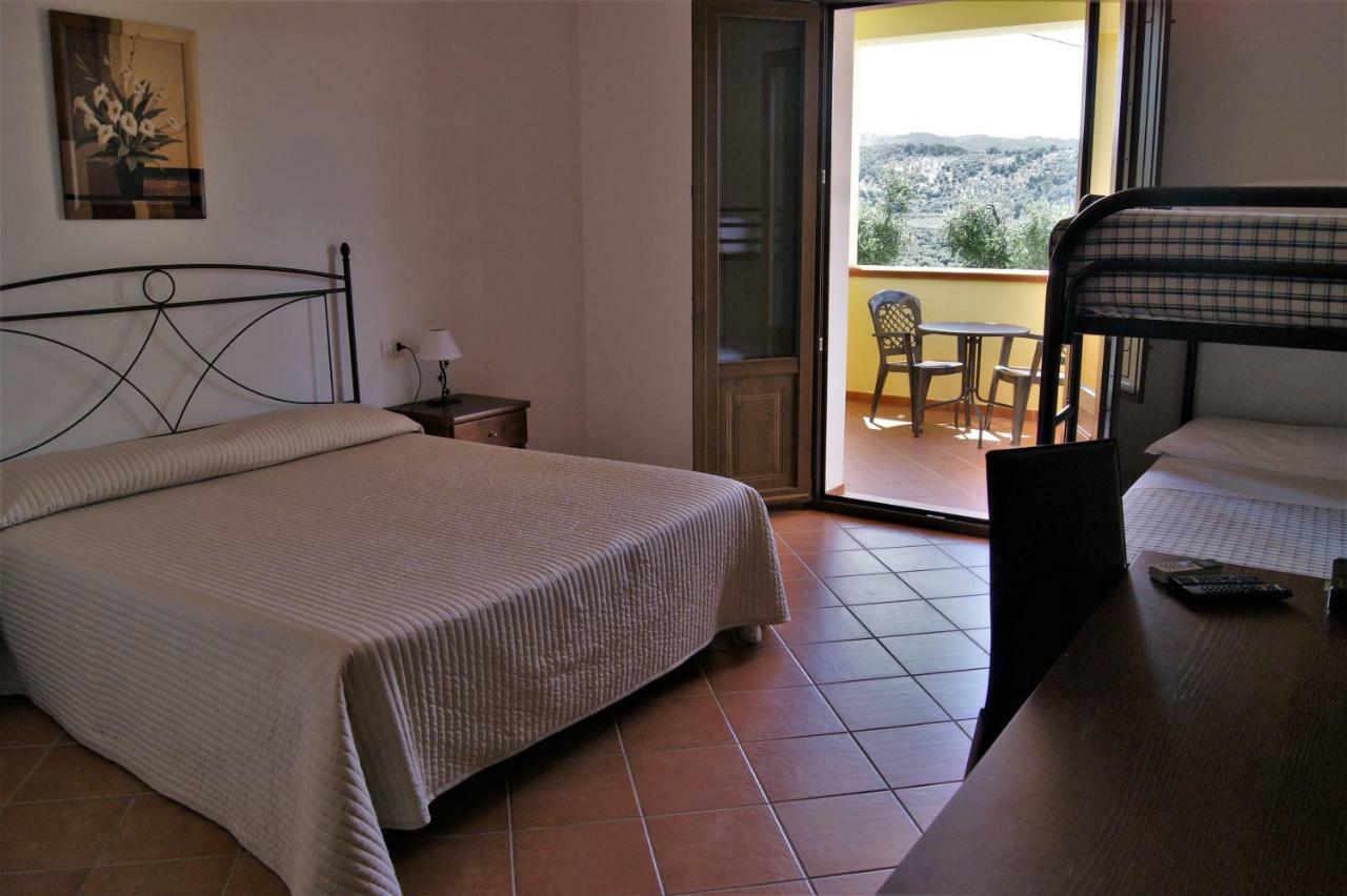 Parco Dei Limoni Guest House Пешичи Екстериор снимка