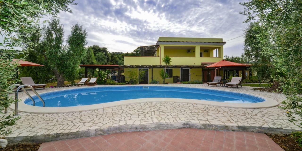 Parco Dei Limoni Guest House Пешичи Екстериор снимка
