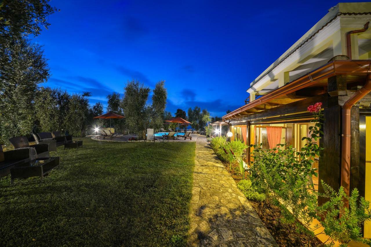 Parco Dei Limoni Guest House Пешичи Екстериор снимка