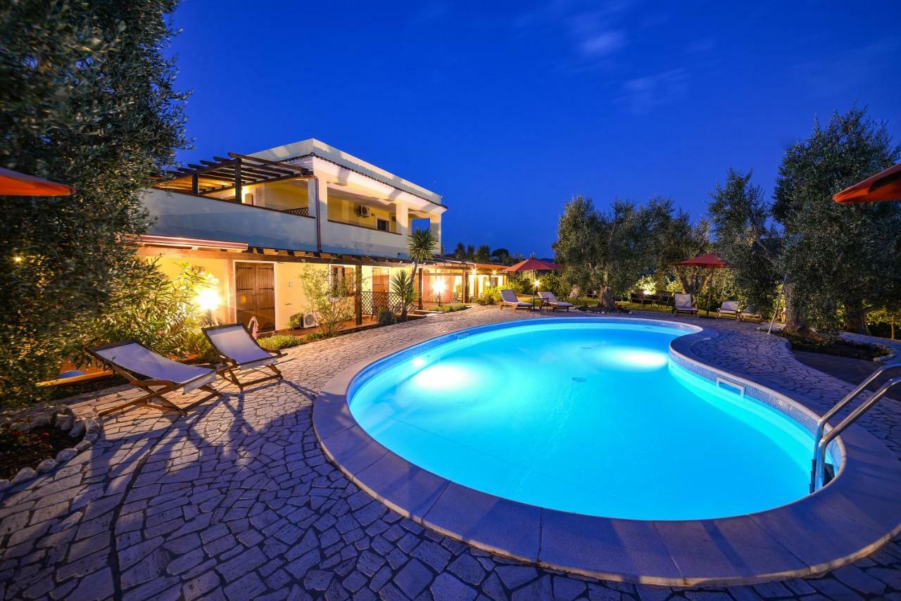 Parco Dei Limoni Guest House Пешичи Екстериор снимка